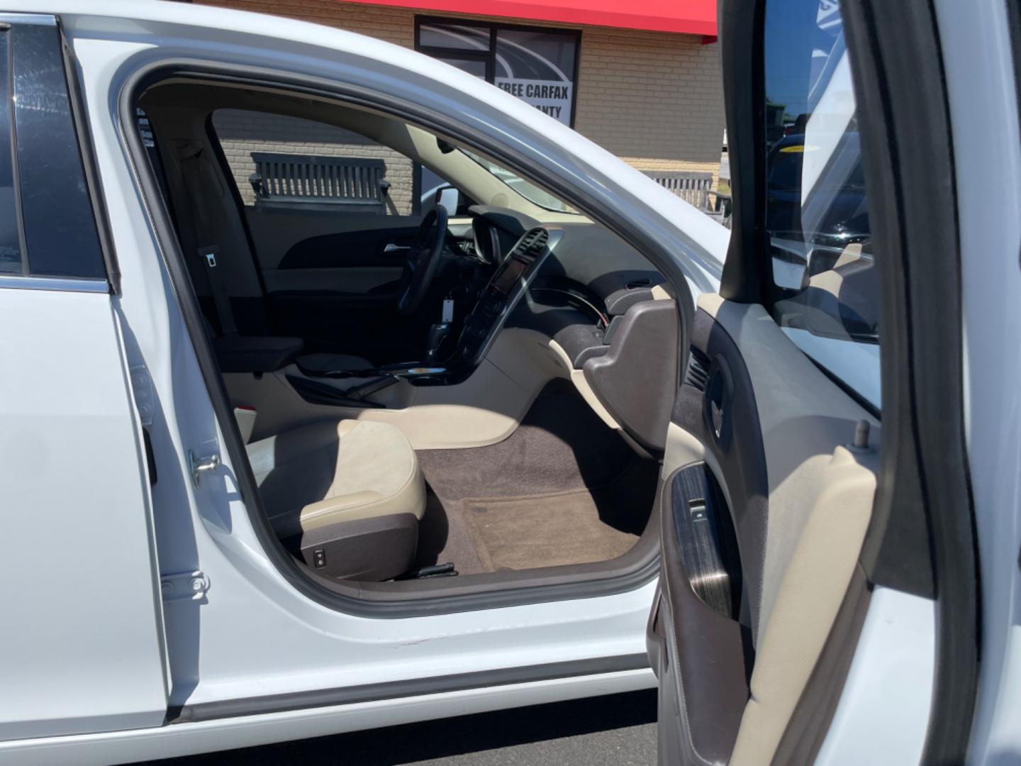 2014 White Chevrolet Malibu (1G11E5SL9EF) with an 4-Cyl, 2.5 Liter engine, Automatic, 6-Spd w/Overdrive and Manual Mode transmission, located at 8008 Warden Rd, Sherwood, AR, 72120, (501) 801-6100, 34.830078, -92.186684 - Photo#8